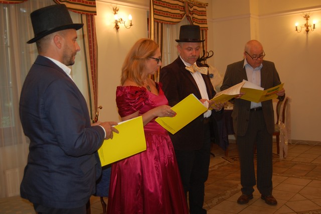 Czytali ?Lalkę? w dworku