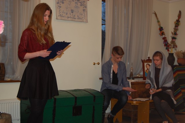 Czytali ?Chłopów? w dworku (galeria zdjęć)