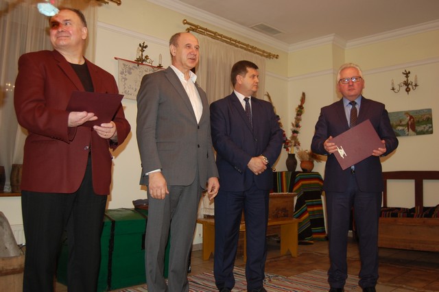 Czytali ?Chłopów? w dworku (galeria zdjęć)