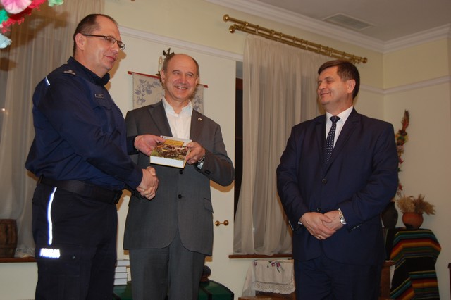 Czytali ?Chłopów? w dworku (galeria zdjęć)