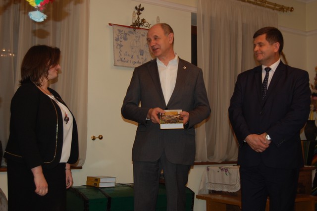 Czytali ?Chłopów? w dworku (galeria zdjęć)