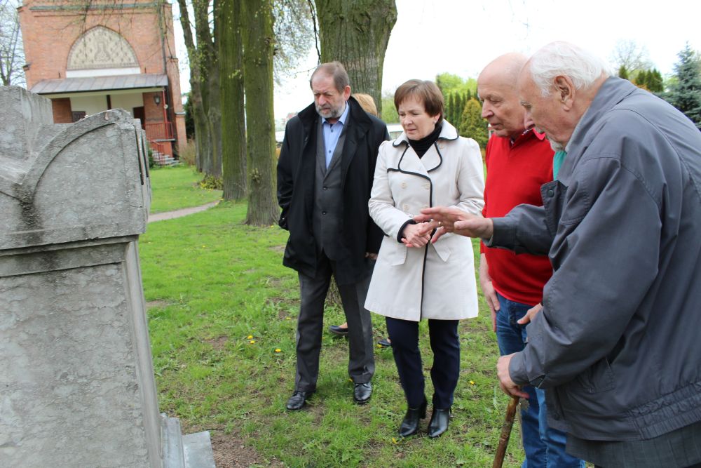 Butlerowie znów w Miedznej