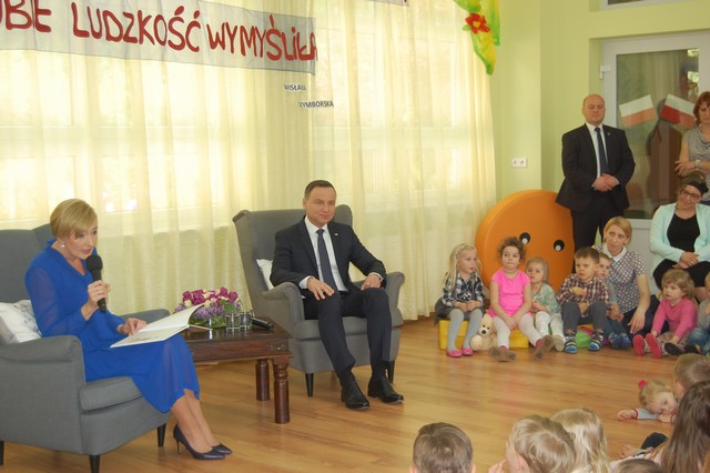 Para prezydencka czytała dzieciom (fotorelacja)