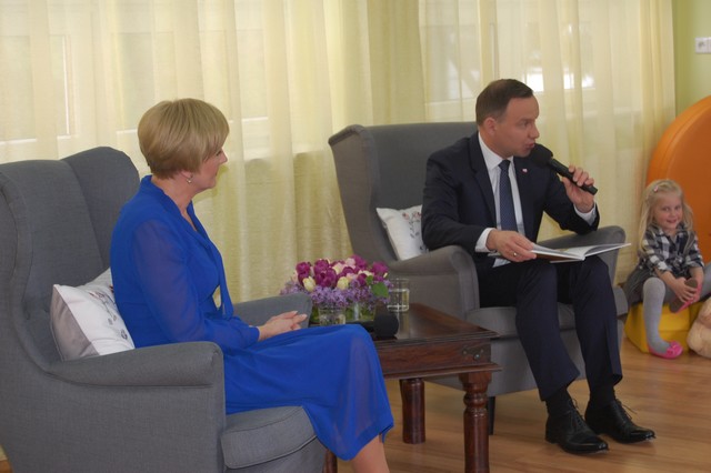Para prezydencka czytała dzieciom (fotorelacja)