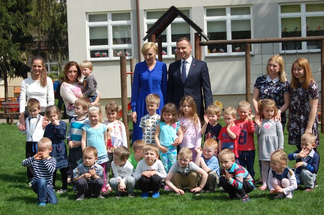 Para prezydencka czytała dzieciom (fotorelacja)