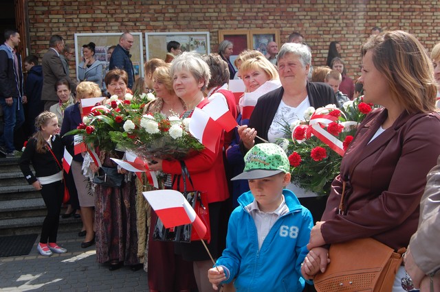 3 Maja uczcili polonezem (fotorelacja)