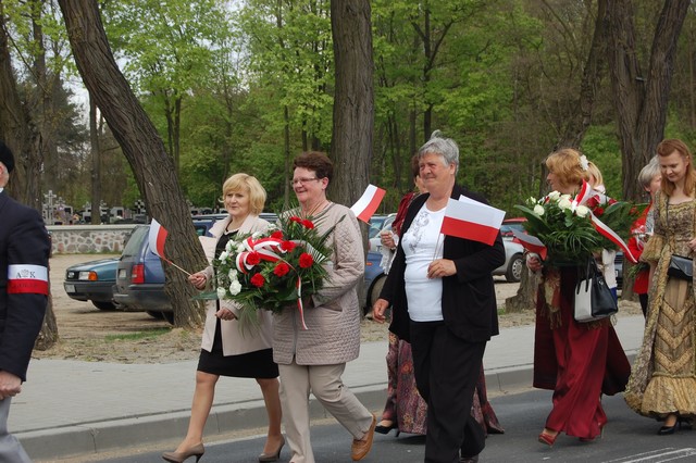 3 Maja uczcili polonezem (fotorelacja)