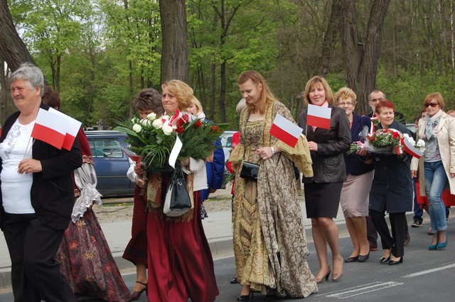 3 Maja uczcili polonezem (fotorelacja)