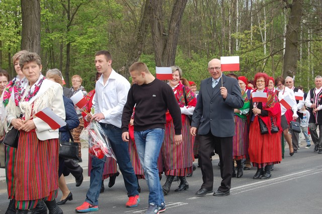 3 Maja uczcili polonezem (fotorelacja)
