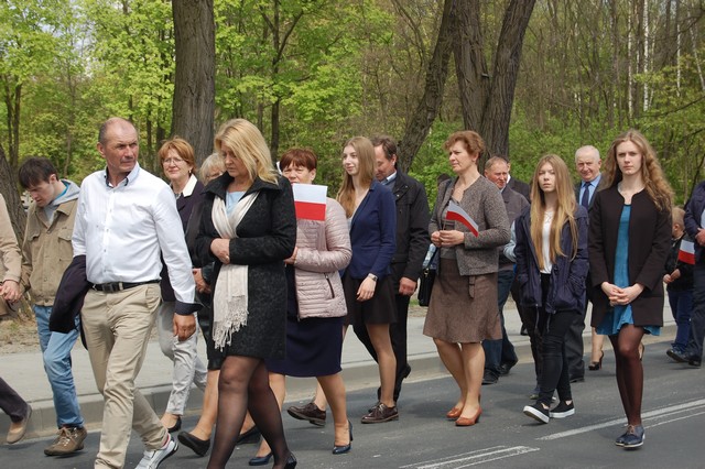 3 Maja uczcili polonezem (fotorelacja)