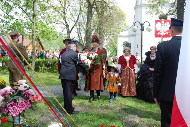 3 Maja uczcili polonezem (fotorelacja)