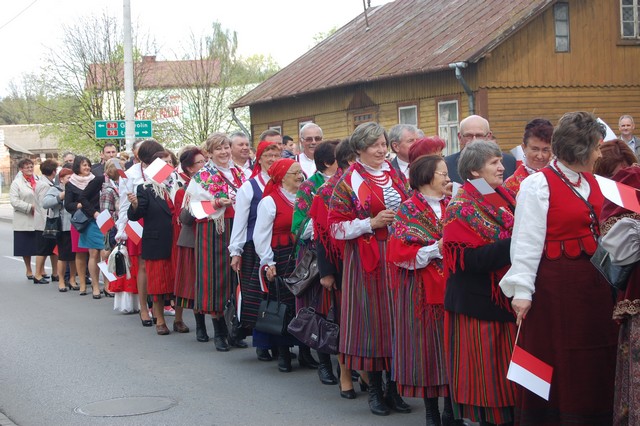 3 Maja uczcili polonezem (fotorelacja)