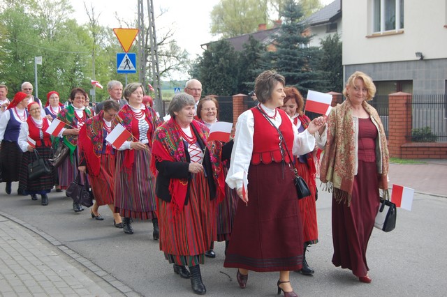 3 Maja uczcili polonezem (fotorelacja)