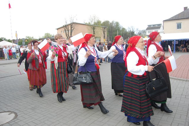 3 Maja uczcili polonezem (fotorelacja)