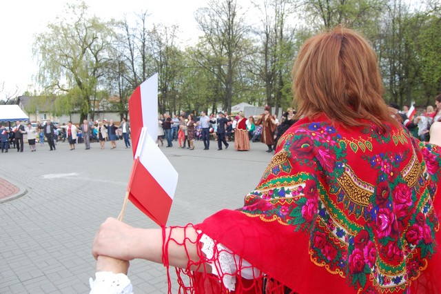 3 Maja uczcili polonezem (fotorelacja)