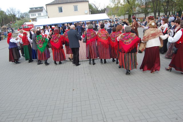 3 Maja uczcili polonezem (fotorelacja)