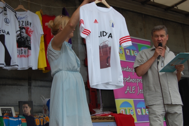 Licytowali dla Kasi Książek