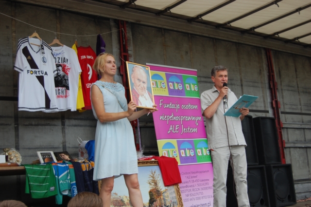 Licytowali dla Kasi Książek