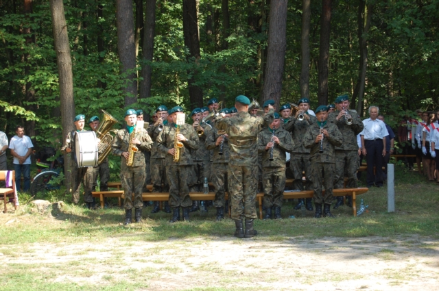 Jak co roku, w lesie unińskim... (galeria zdjęć)