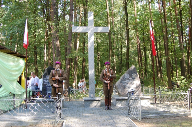 Jak co roku, w lesie unińskim... (galeria zdjęć)