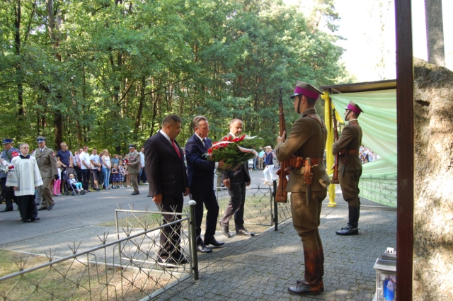 Jak co roku, w lesie unińskim... (galeria zdjęć)