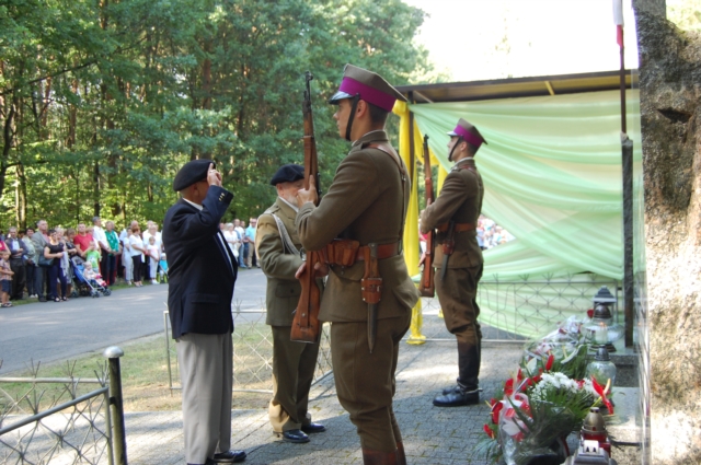 Jak co roku, w lesie unińskim... (galeria zdjęć)