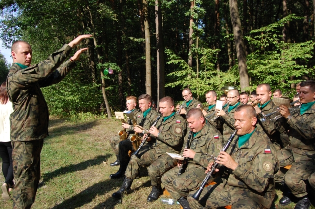 Jak co roku, w lesie unińskim... (galeria zdjęć)