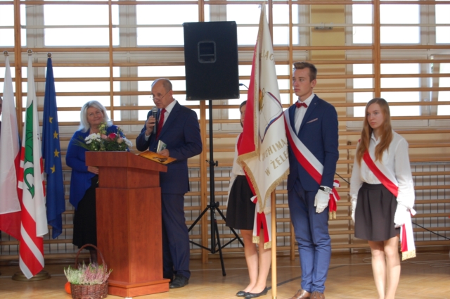 Z medalami, nagrodami, certyfikatem? (zdjęcia)