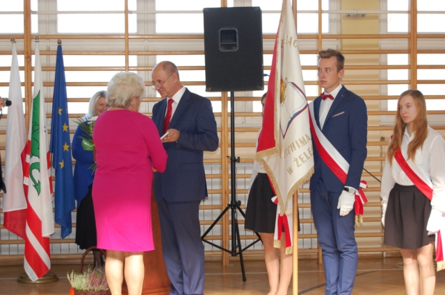 Z medalami, nagrodami, certyfikatem? (zdjęcia)