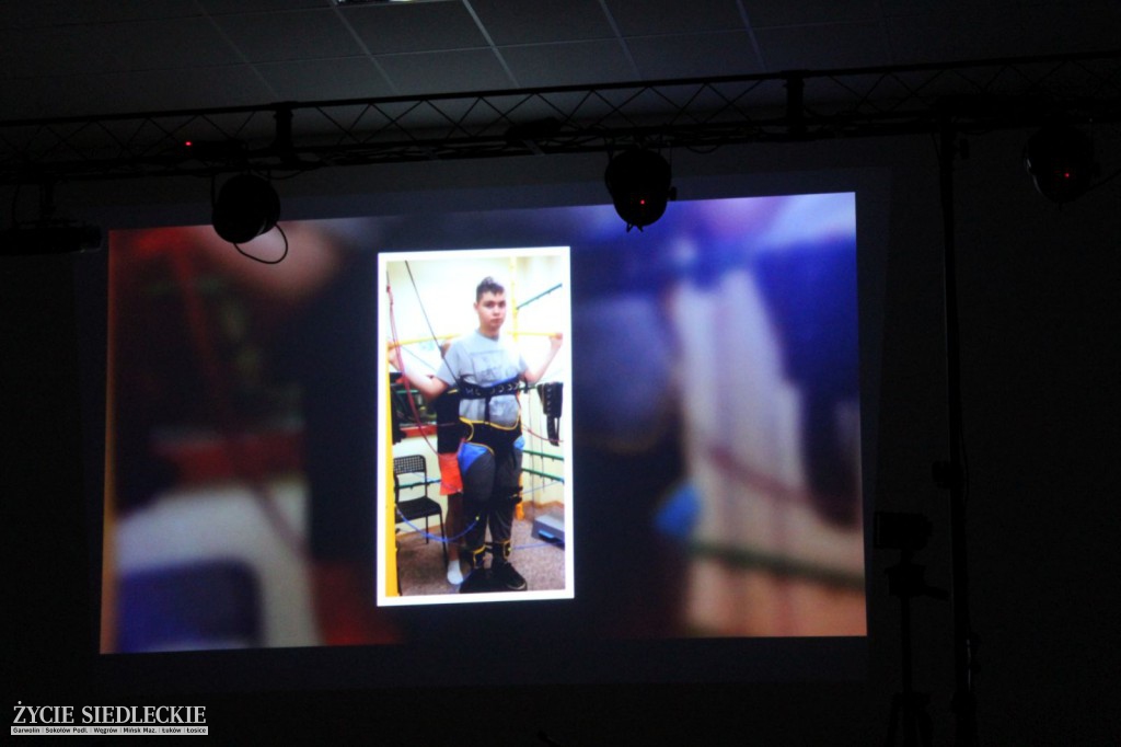 Patryk na scenie podziękował za wsparcie