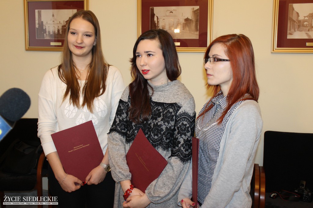 Studenci UPH ze stypendiami ministra