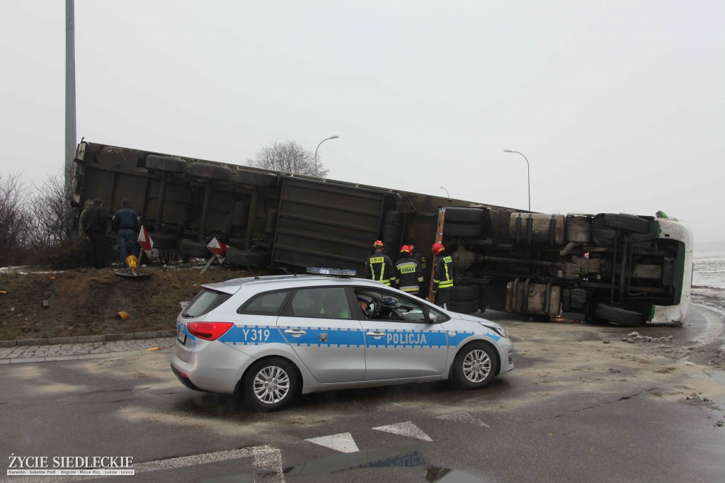 Wypadek białoruskiego tira w Ujrzanowie