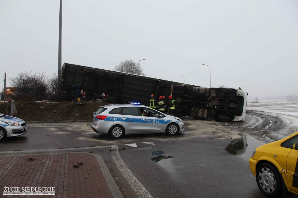 Wypadek białoruskiego tira w Ujrzanowie