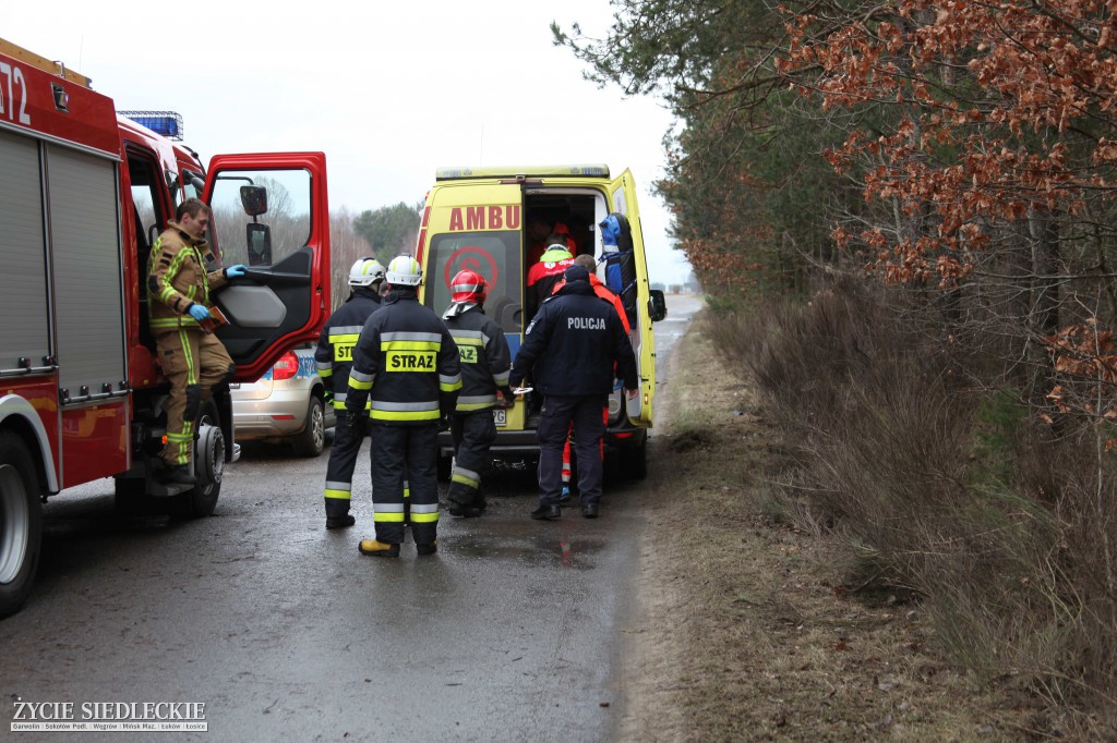 Kurier nie dojechał z paczką, bo dachował