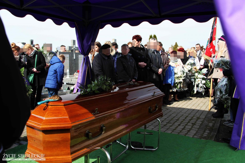 Kilkaset osób pożegnało 18-letnią Kasię