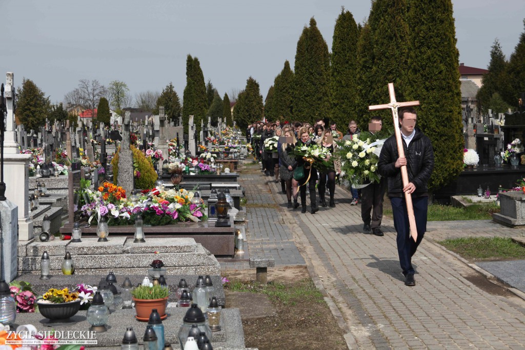 Kilkaset osób pożegnało 18-letnią Kasię