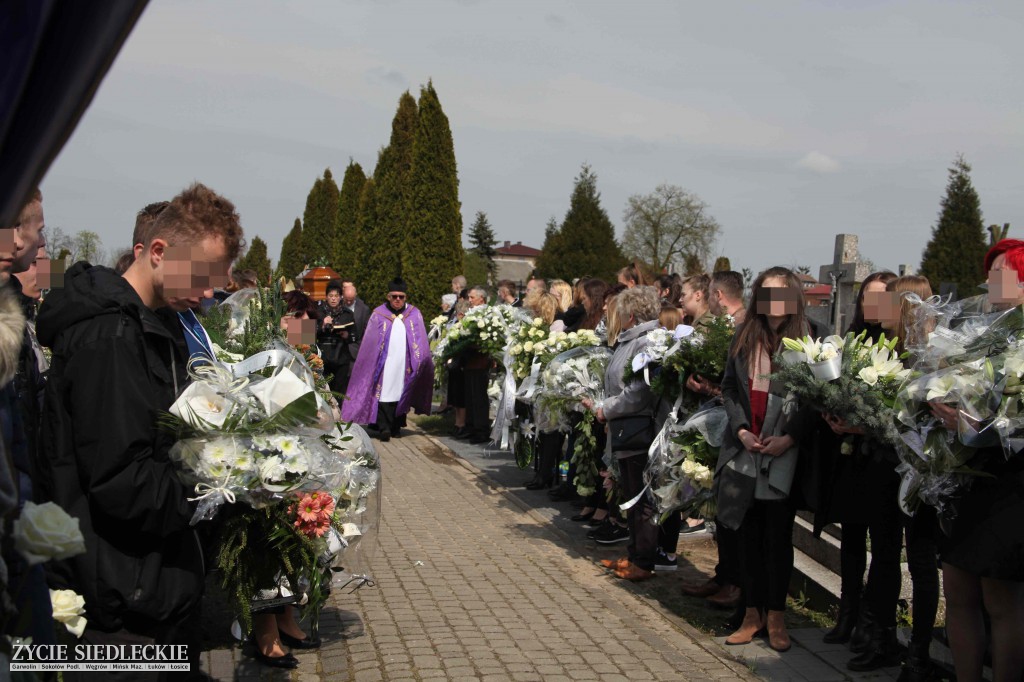 Kilkaset osób pożegnało 18-letnią Kasię