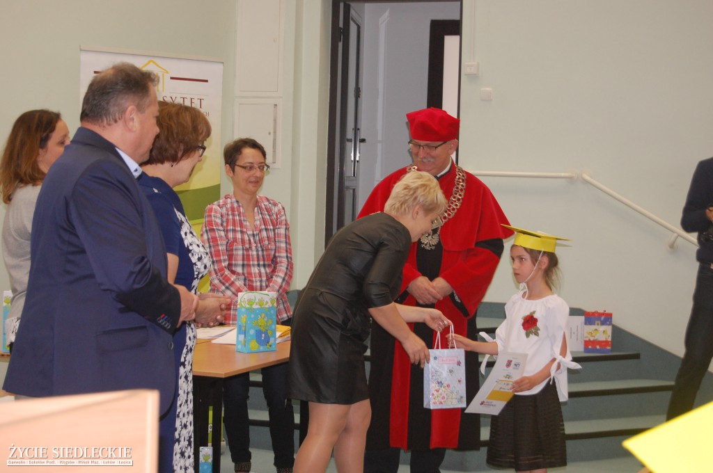 Najmłodsi studenci zakończyli rok akademicki