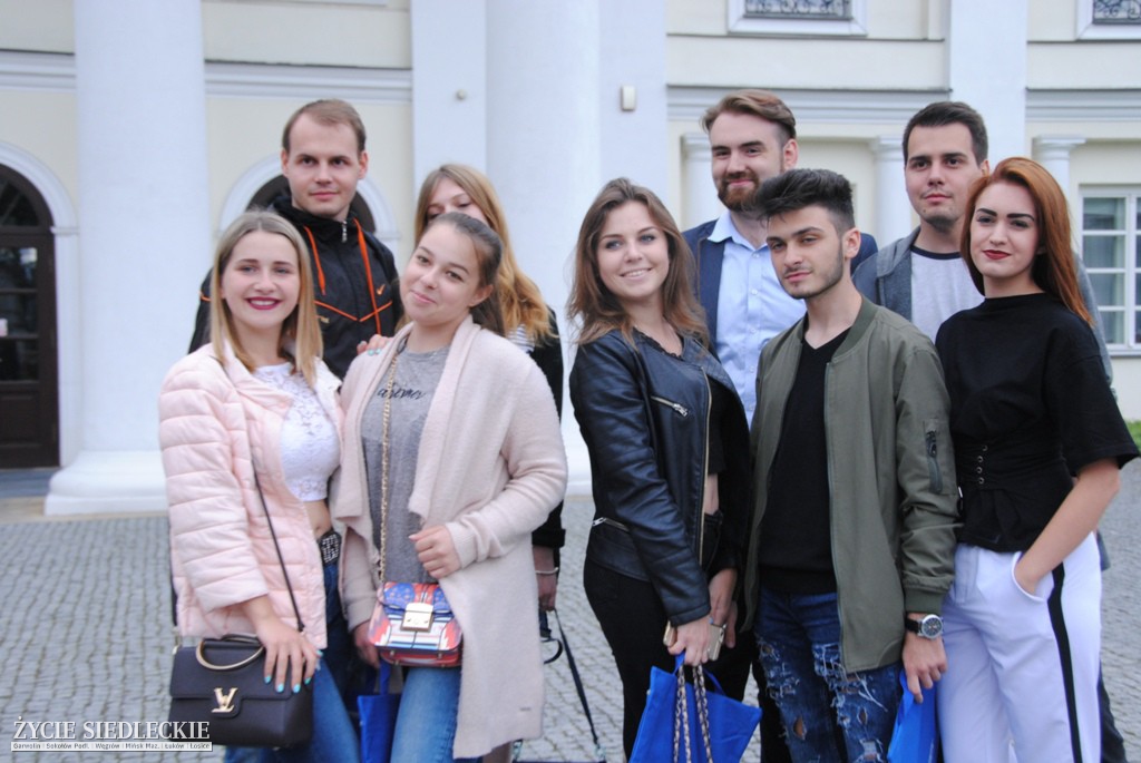 Obcokrajowcy uczą się polskiego