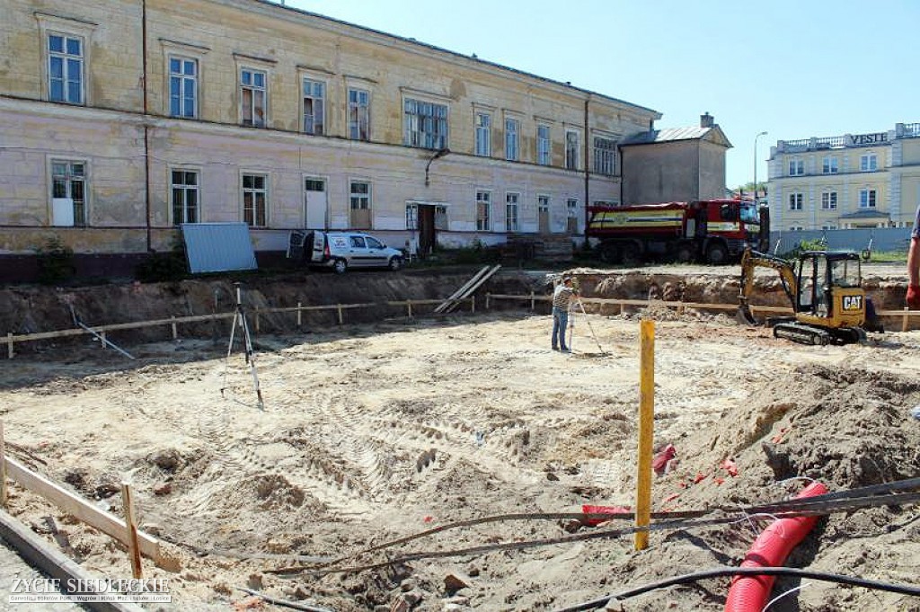 Budowa łącznika przy 