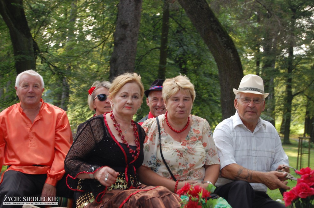 Jadą wozy kolorowe Wodyniami…