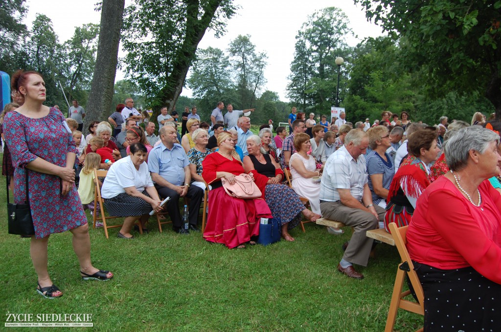 Jadą wozy kolorowe Wodyniami…