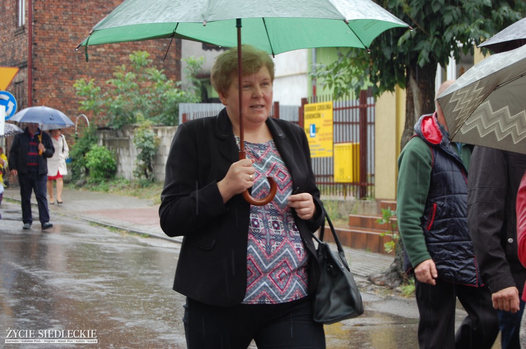 Święto plonów w strugach deszczu