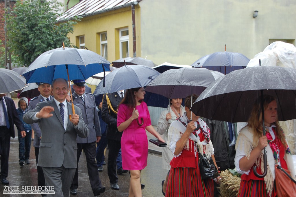 Święto plonów w strugach deszczu