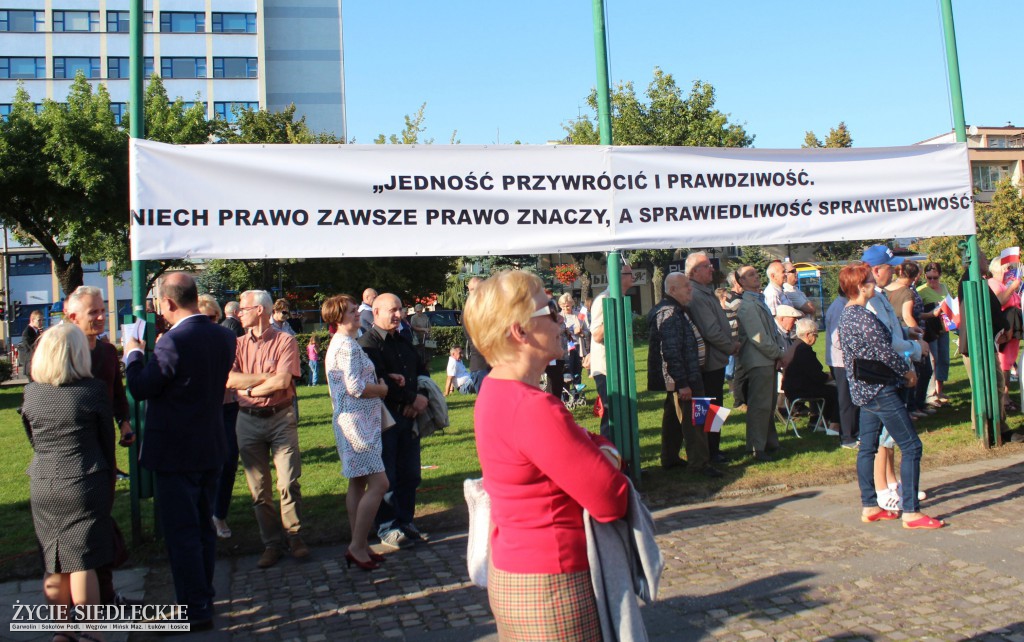 Wiec poparcia dla rządu w Siedlcach