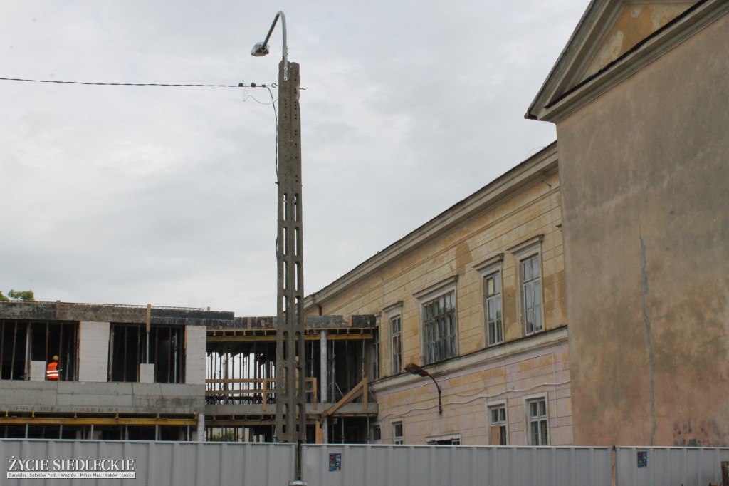 Budowa łącznika przy 