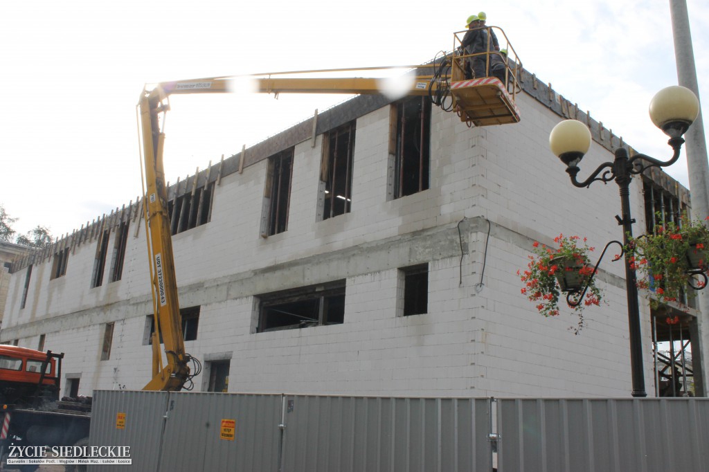 Budowa łącznika przy 