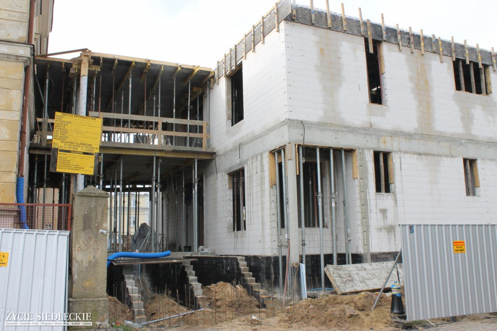 Budowa łącznika przy 