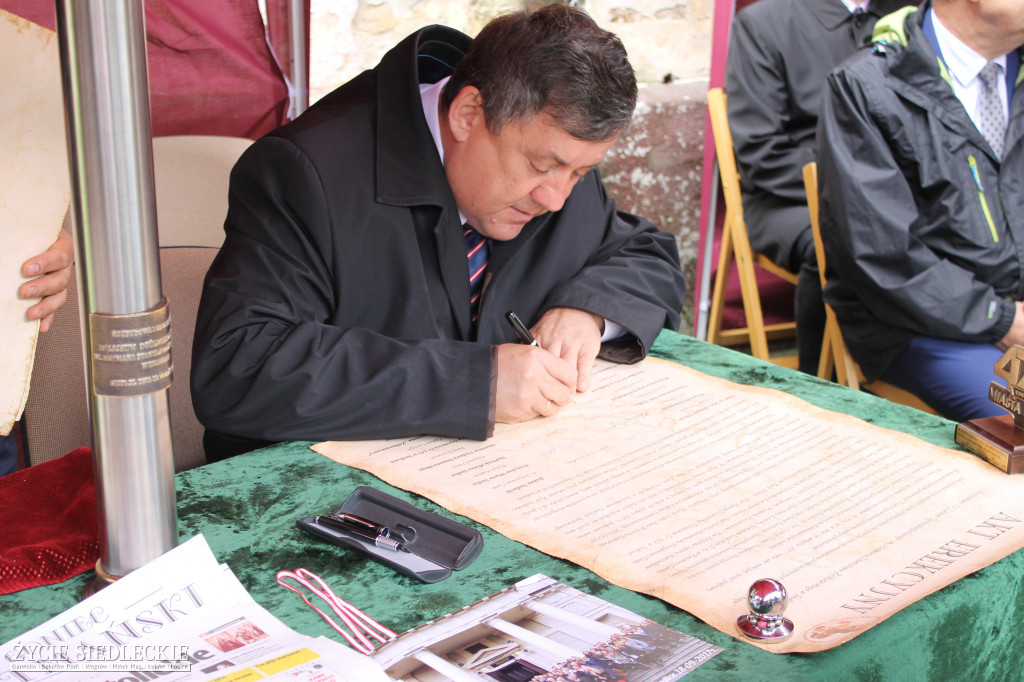 Podpisanie aktu erekcyjnego