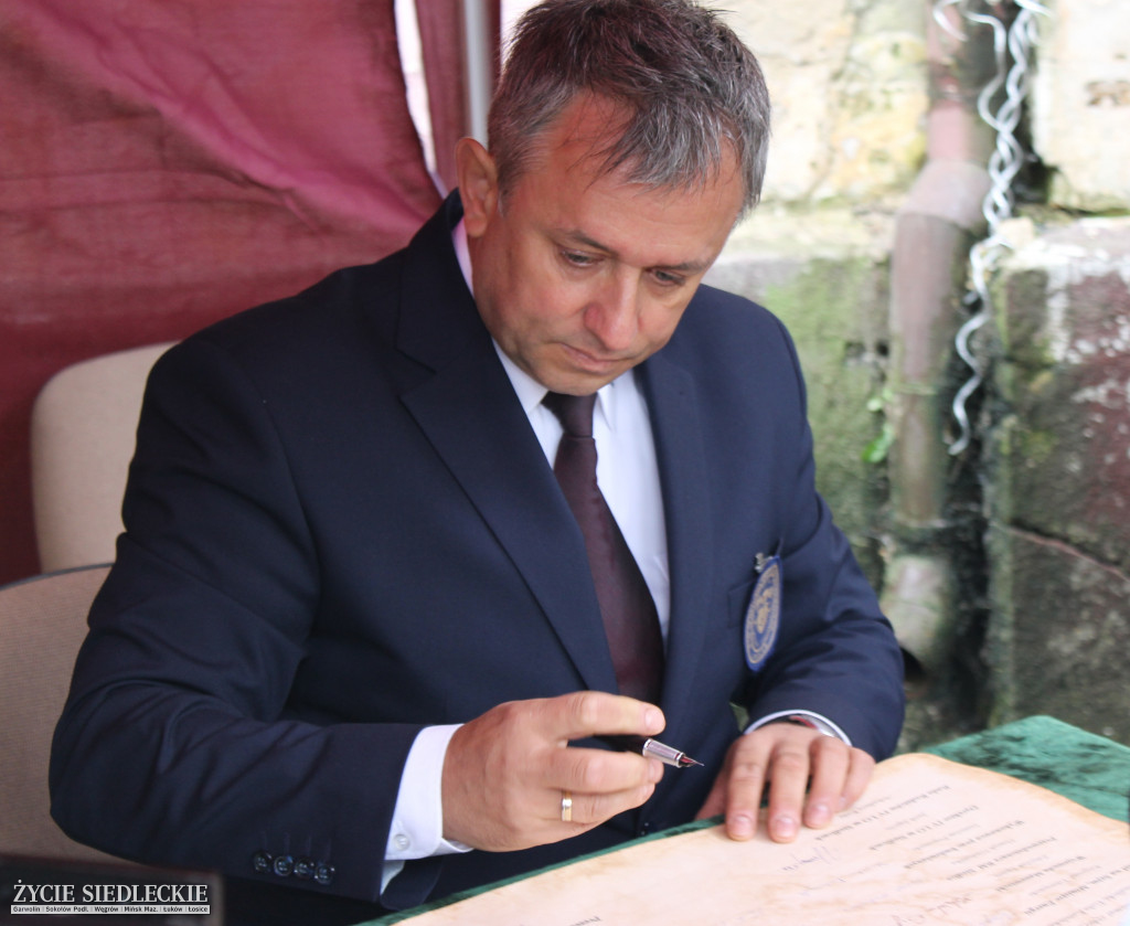 Podpisanie aktu erekcyjnego